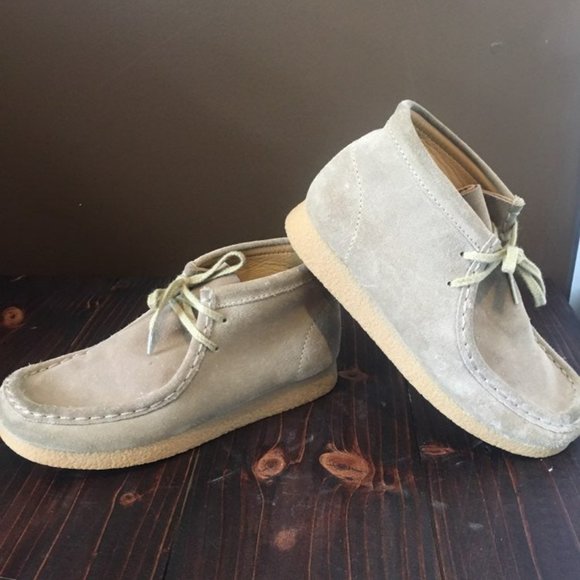 kids wallabees